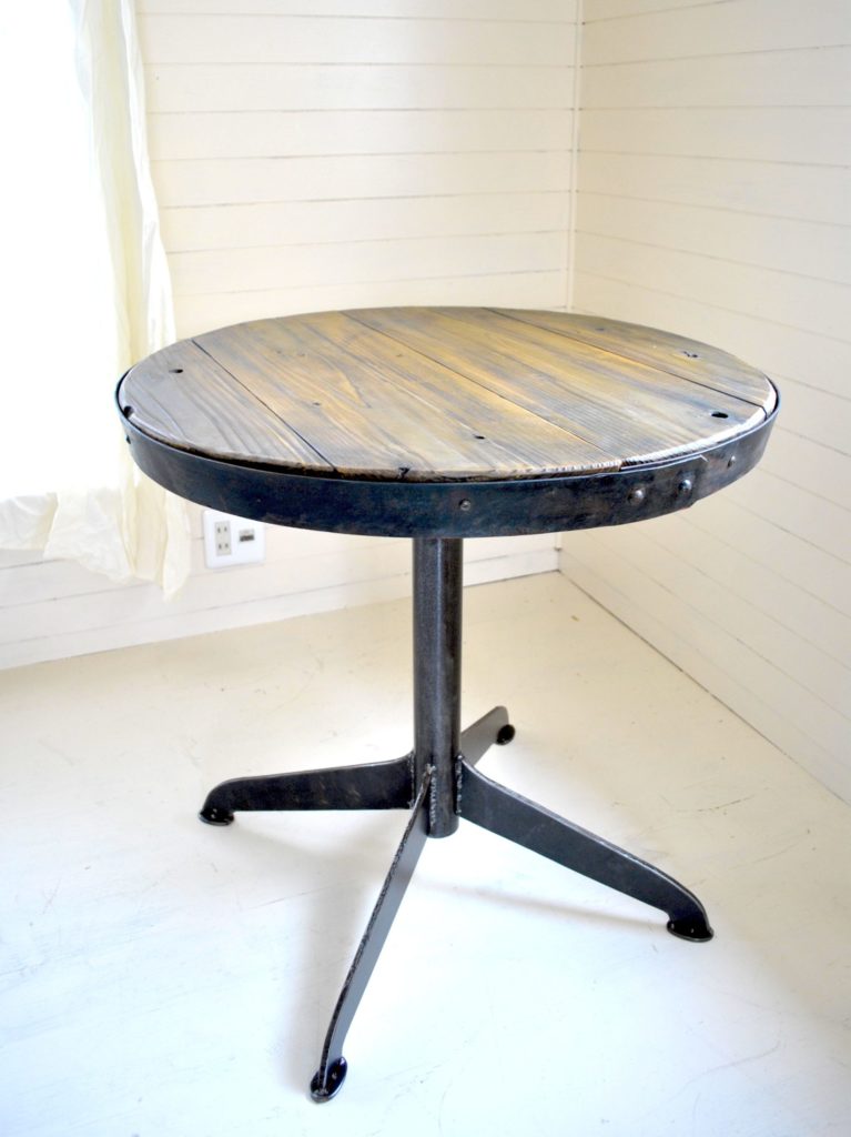 鉄　シャビー　レトロ　クロカワ　大阪　DIY オーダーメイド　家具　門扉　手作り　アンティーク　ハンドメイド　鉄脚　近畿　アイアン