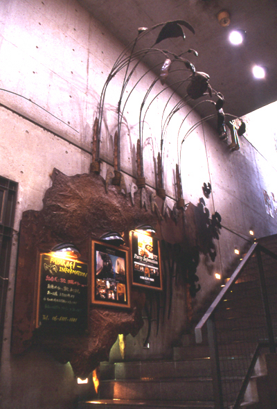 壁面　大型オブジェサイン　 大阪　富田林　鉄　シャビー　レトロ　クロカワ　大阪　DIY オーダーメイド　家具　門扉　手作り　アンティーク　ハンドメイド　鉄脚　近畿　アイアン