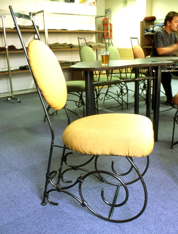 鉄　シャビー　レトロ　クロカワ　大阪　DIY オーダーメイド　家具　門扉　手作り　アンティーク　ハンドメイド　鉄脚　近畿　アイアン