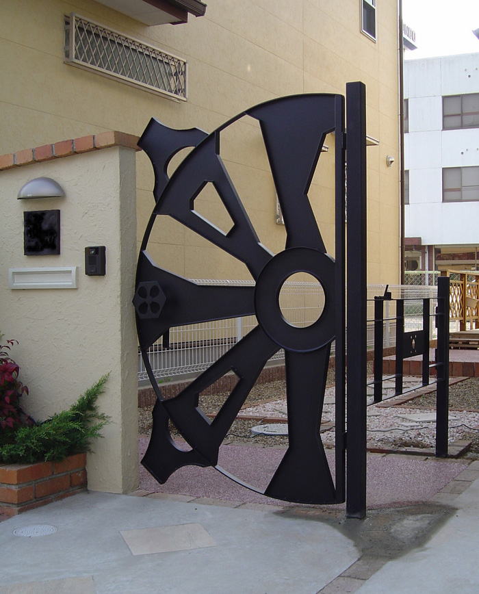 鉄　シャビー　レトロ　クロカワ　大阪　DIY オーダーメイド　家具　門扉　手作り　アンティーク　ハンドメイド　鉄脚　近畿　アイアン