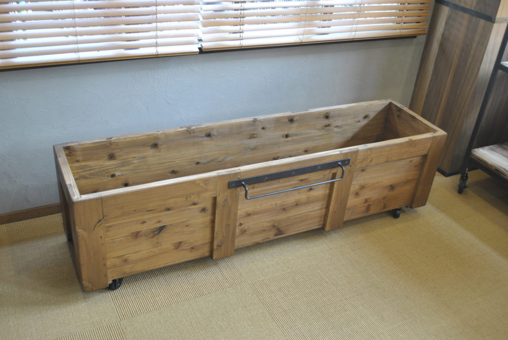 鉄　シャビー　レトロ　クロカワ　大阪　DIY オーダーメイド　家具　門扉　手作り　アンティーク　ハンドメイド　鉄脚　近畿　アイアン