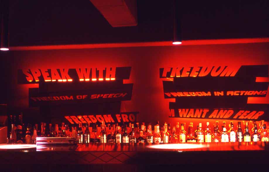 壁面　大型オブジェサイン　 大阪　富田林　鉄　シャビー　レトロ　クロカワ　大阪　DIY オーダーメイド　家具　門扉　手作り　アンティーク　ハンドメイド　鉄脚　近畿　アイアン