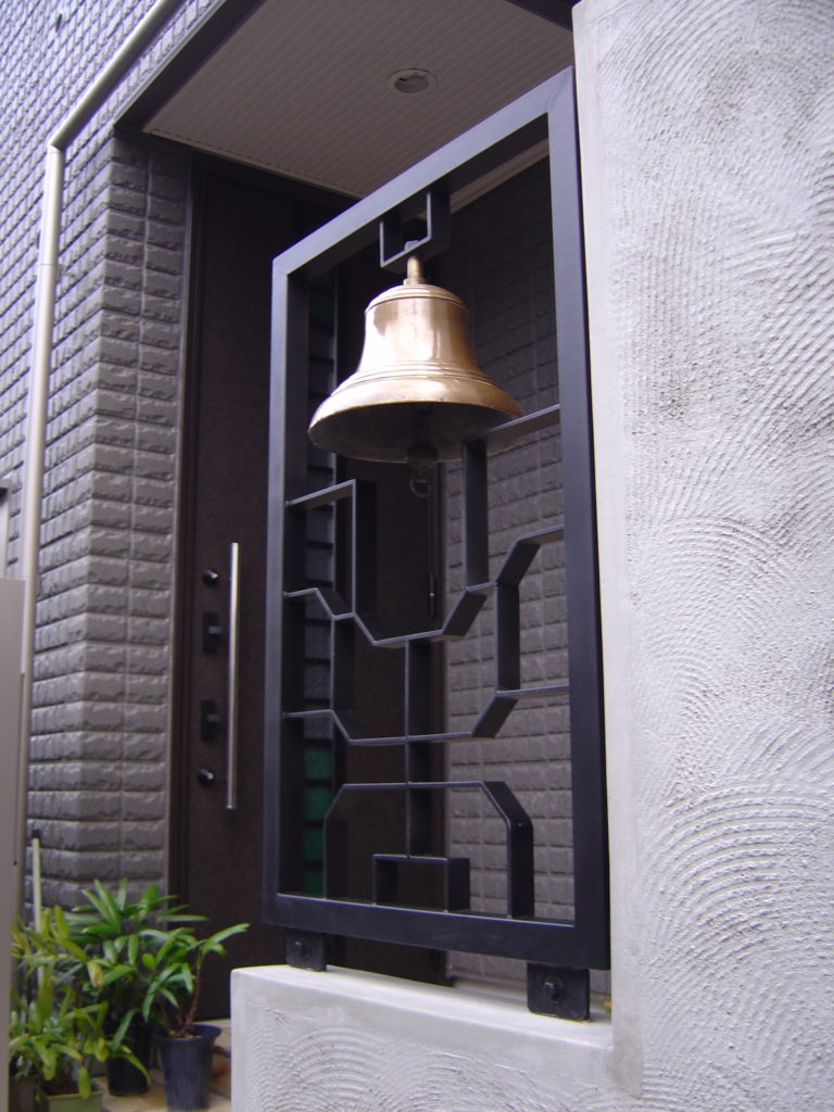 壁面　大型オブジェサイン　 大阪　富田林　鉄　シャビー　レトロ　クロカワ　大阪　DIY オーダーメイド　家具　門扉　手作り　アンティーク　ハンドメイド　鉄脚　近畿　アイアン