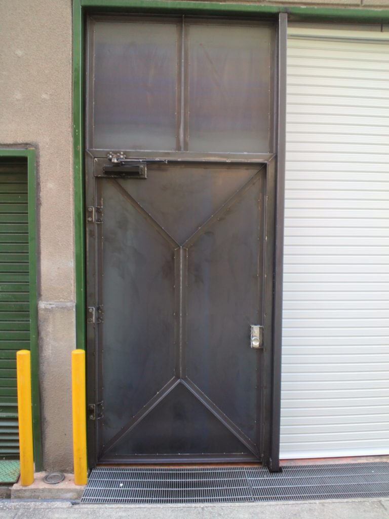 鉄　シャビー　レトロ　クロカワ　大阪　DIY オーダーメイド　家具　門扉　手作り　アンティーク　ハンドメイド　鉄脚　近畿　アイアン