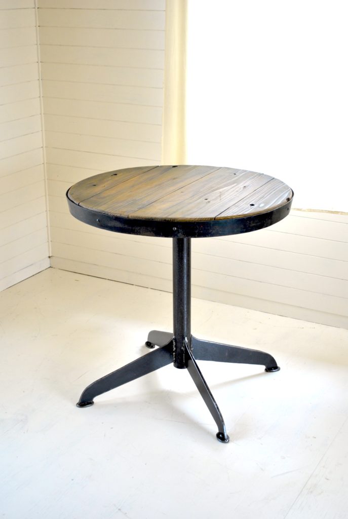 鉄　シャビー　レトロ　クロカワ　大阪　DIY オーダーメイド　家具　門扉　手作り　アンティーク　ハンドメイド　鉄脚　近畿　アイアン