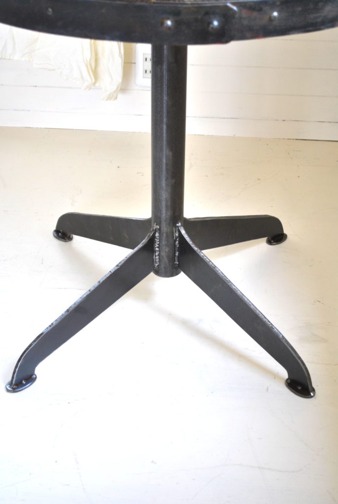 鉄　シャビー　レトロ　クロカワ　大阪　DIY オーダーメイド　家具　門扉　手作り　アンティーク　ハンドメイド　鉄脚　近畿　アイアン