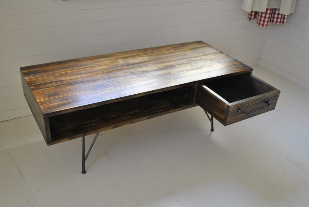 鉄　シャビー　レトロ　クロカワ　大阪　DIY オーダーメイド　家具　門扉　手作り　アンティーク　ハンドメイド　鉄脚　近畿　アイアン