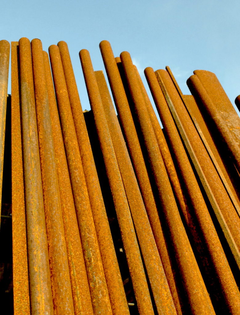 壁面　大型オブジェサイン　 大阪　富田林　鉄　シャビー　レトロ　クロカワ　大阪　DIY オーダーメイド　家具　門扉　手作り　アンティーク　ハンドメイド　鉄脚　近畿　アイアン