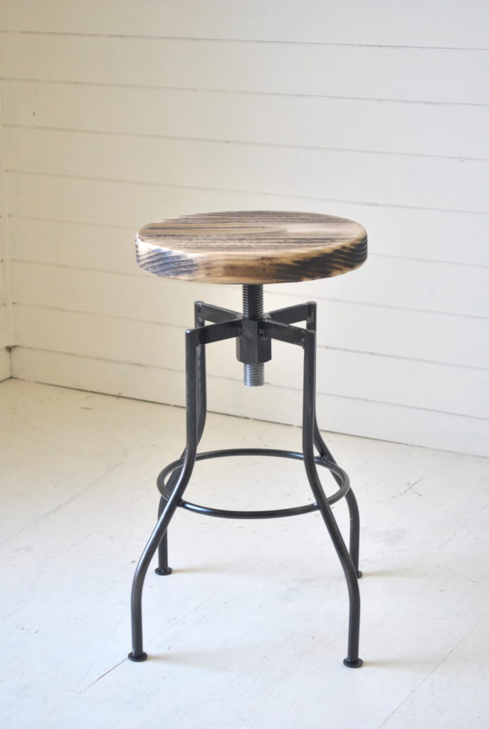 鉄　シャビー　レトロ　クロカワ　大阪　DIY オーダーメイド　家具　門扉　手作り　アンティーク　ハンドメイド　鉄脚　近畿　アイアン