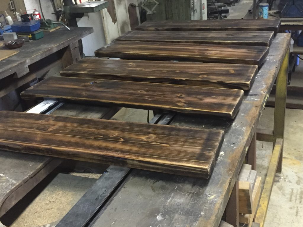 壁面　大型オブジェサイン　 大阪　富田林　鉄　シャビー　レトロ　クロカワ　大阪　DIY オーダーメイド　家具　門扉　手作り　アンティーク　ハンドメイド　鉄脚　近畿　アイアン