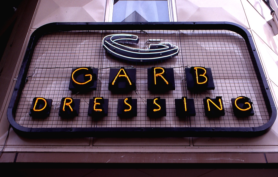 壁面　大型オブジェサイン　 大阪　富田林　鉄　シャビー　レトロ　クロカワ　大阪　DIY オーダーメイド　家具　門扉　手作り　アンティーク　ハンドメイド　鉄脚　近畿　アイアン