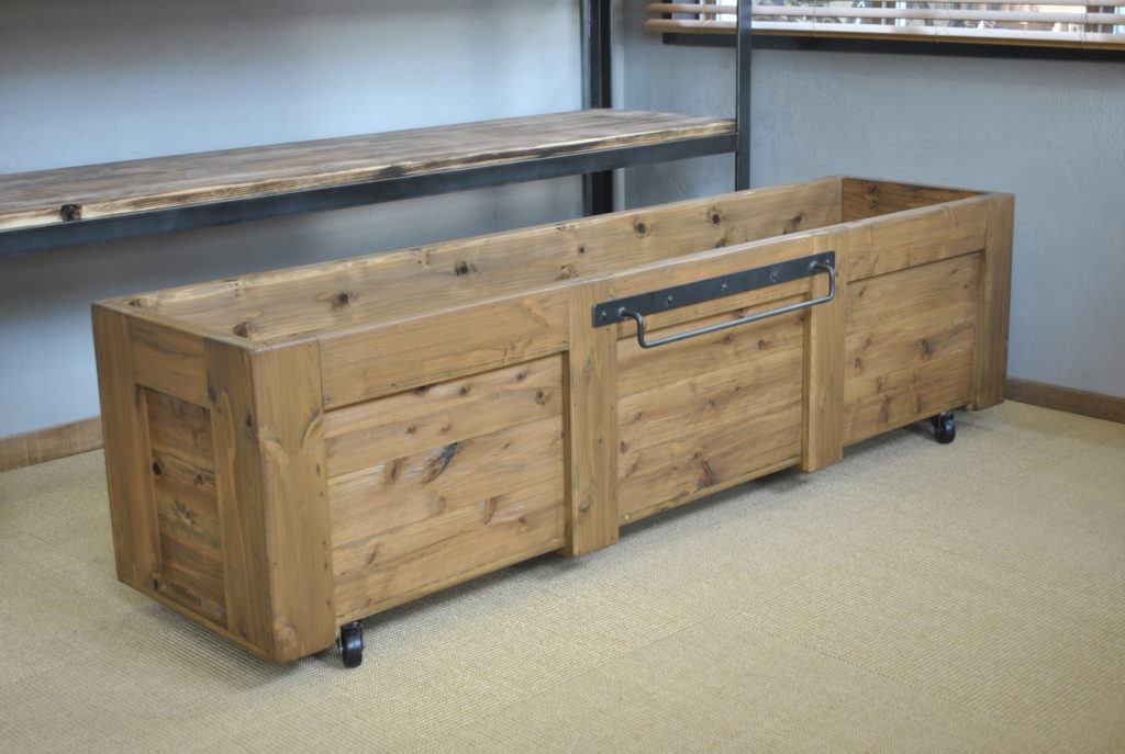 鉄　シャビー　レトロ　クロカワ　大阪　DIY オーダーメイド　家具　門扉　手作り　アンティーク　ハンドメイド　鉄脚　近畿　アイアン