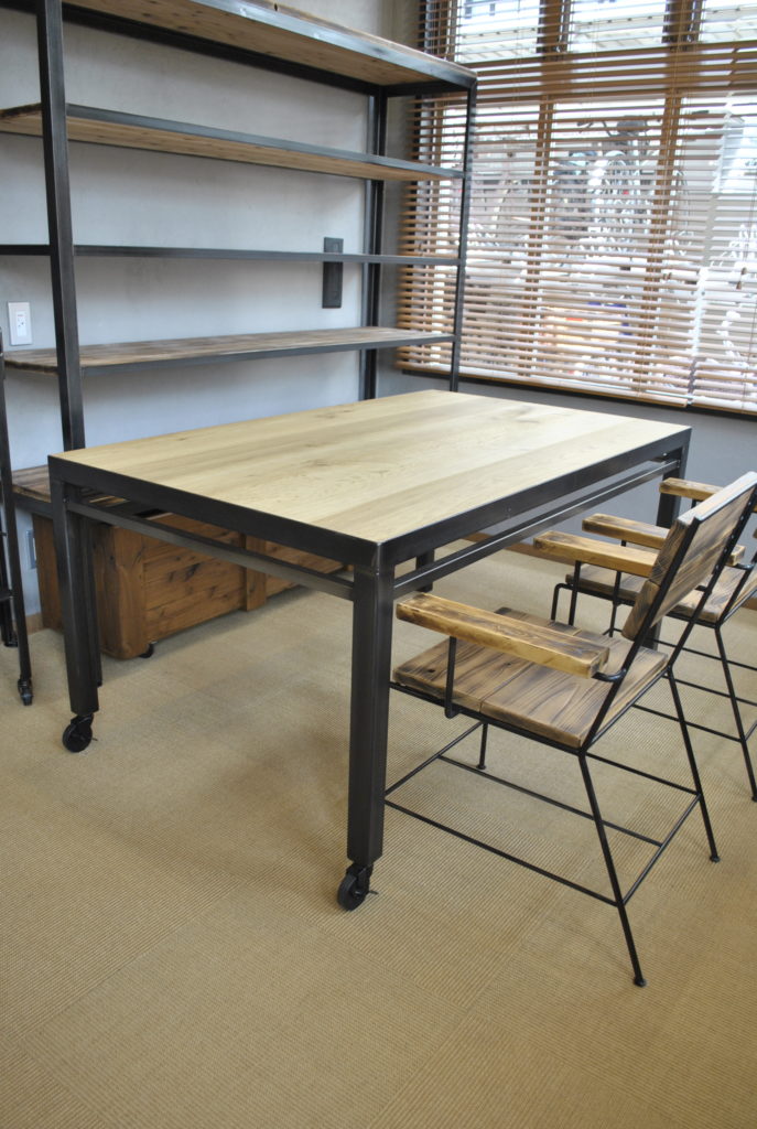 鉄　シャビー　レトロ　クロカワ　大阪　DIY オーダーメイド　家具　門扉　手作り　アンティーク　ハンドメイド　鉄脚　近畿　アイアン