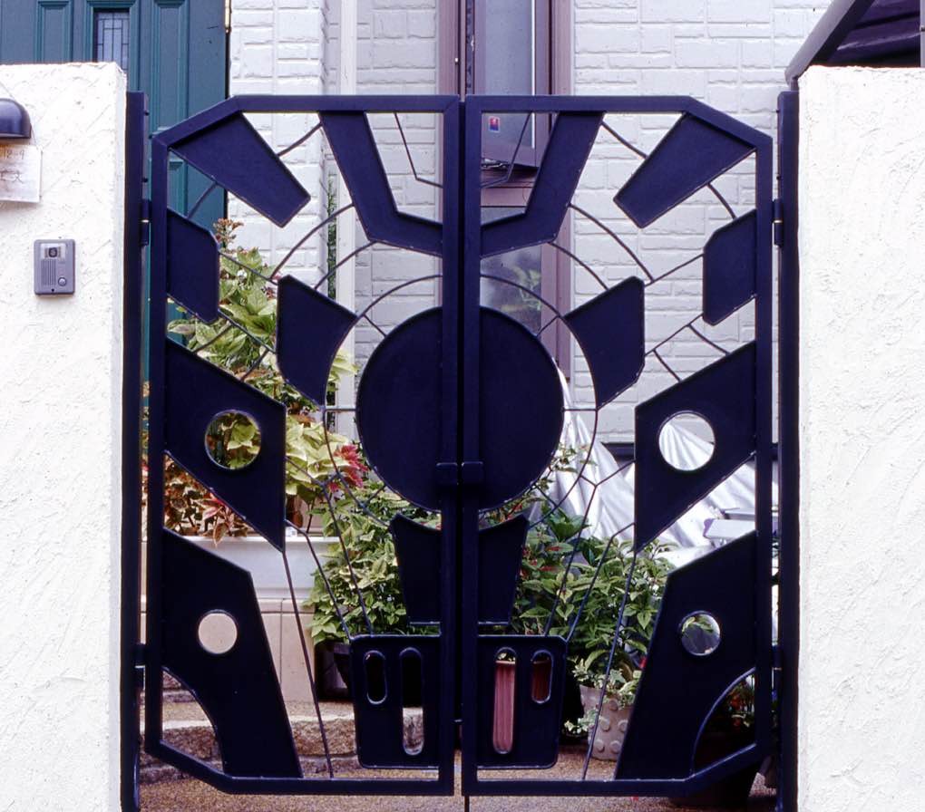 鉄　シャビー　レトロ　クロカワ　大阪　DIY オーダーメイド　家具　門扉　手作り　アンティーク　ハンドメイド　鉄脚　近畿　アイアン